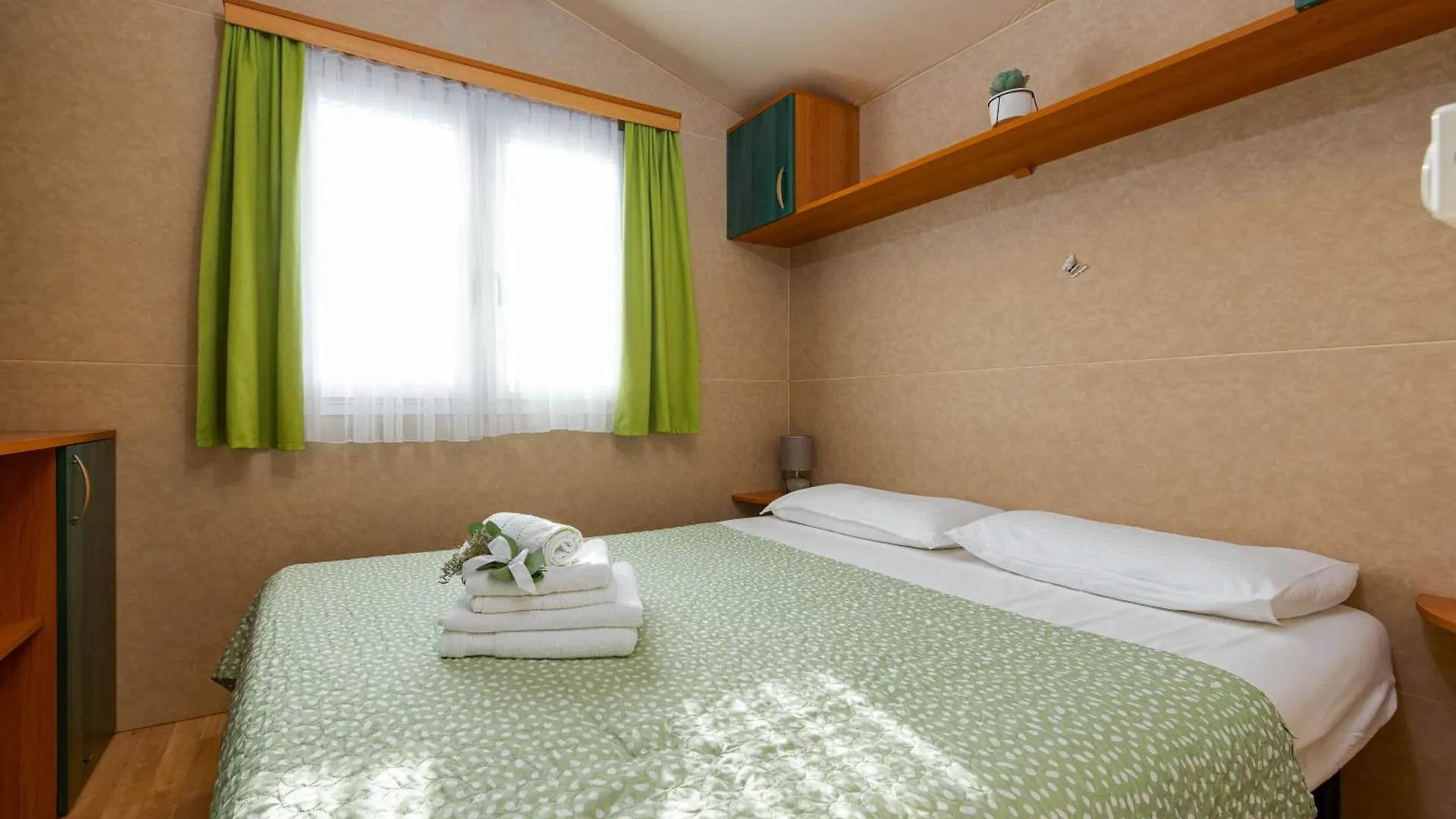 Campsite Camp Mrkva Mobile Homes With Pool Sukosan