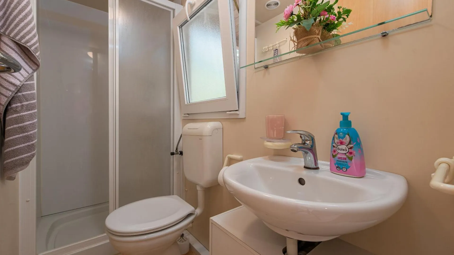 Camp Mrkva Mobile Homes With Pool Sukosan Croatia