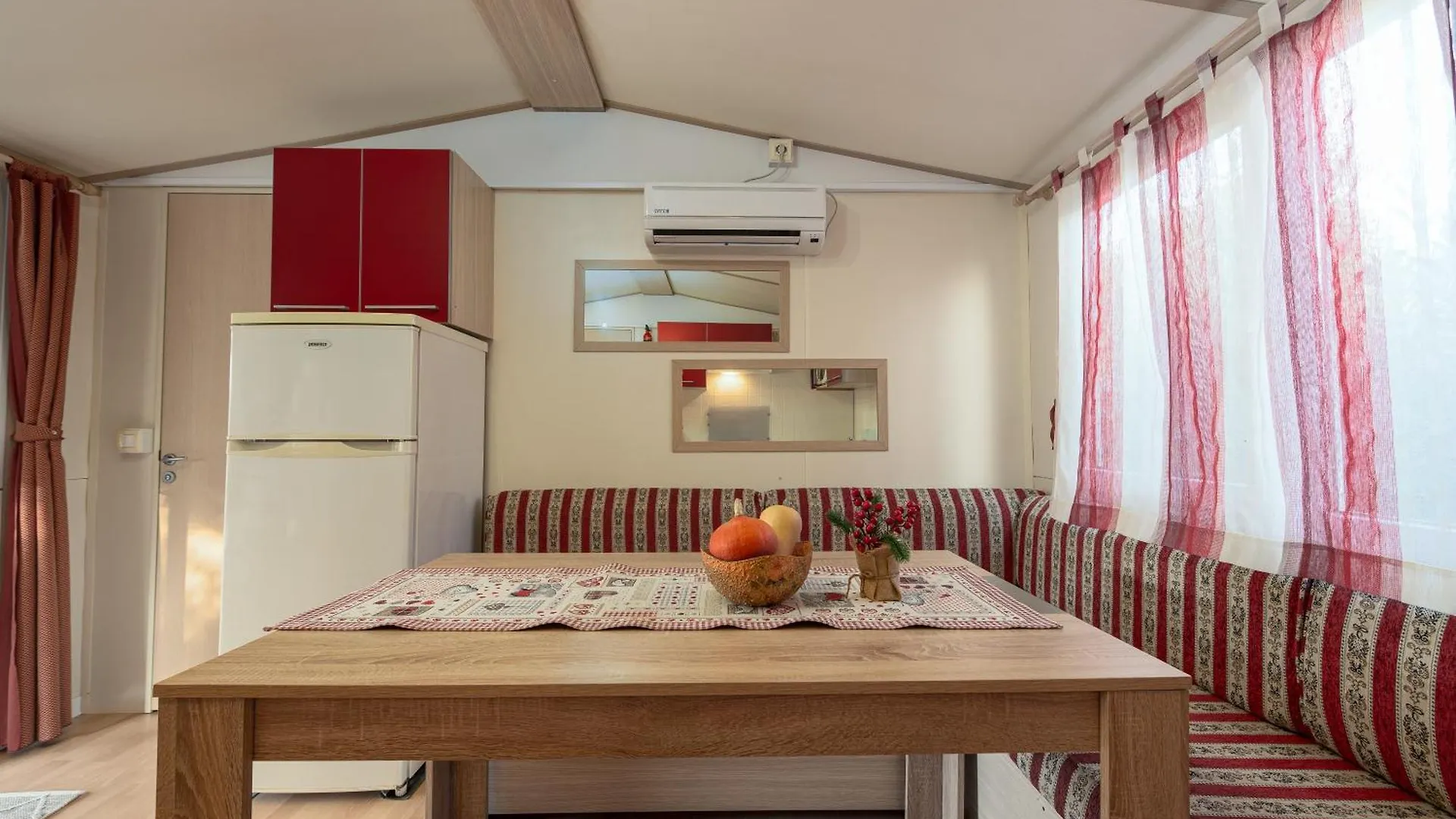 Camp Mrkva Mobile Homes With Pool Sukosan